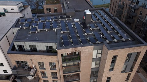Jak ušetřit na solární energii. Výhody fotovoltaiky přehledně a bez přehánění