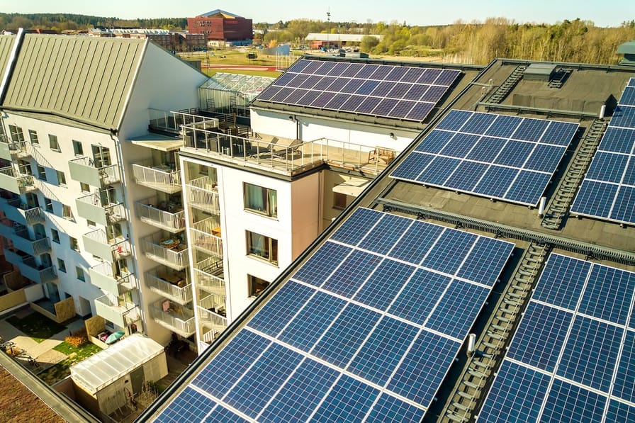 Fotovoltaika zdražuje energie, tvrdí dodavatelé. Pravda je taková, že je připravuje o zisk