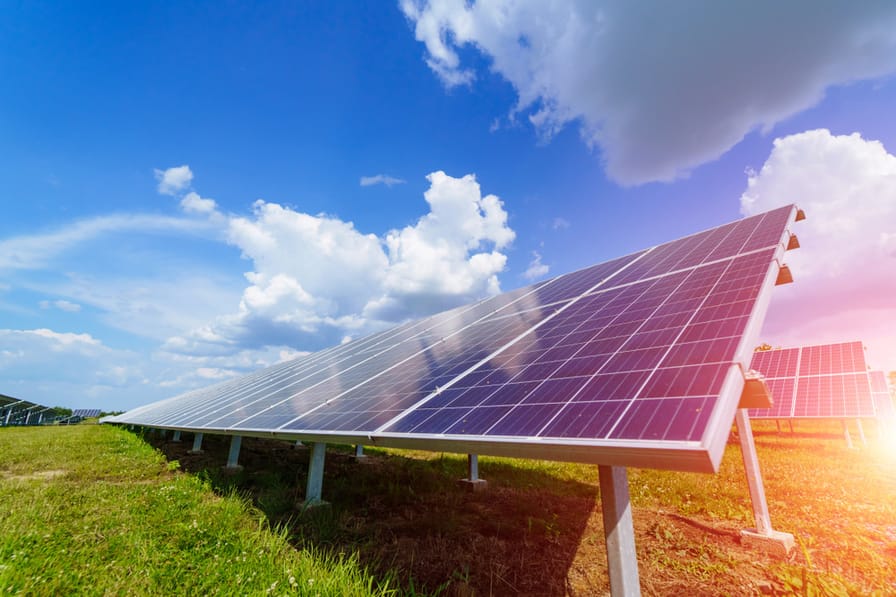 Zkrachoval váš dodavatel energií? Ideální chvíle pořídit si vlastní solární zdroje