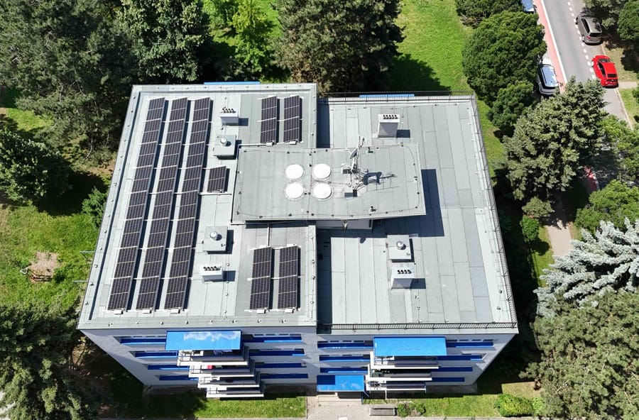 Domy sobě, Jak vybrat fotovoltaiku pro bytový dům a získat státní podporu i na renovace